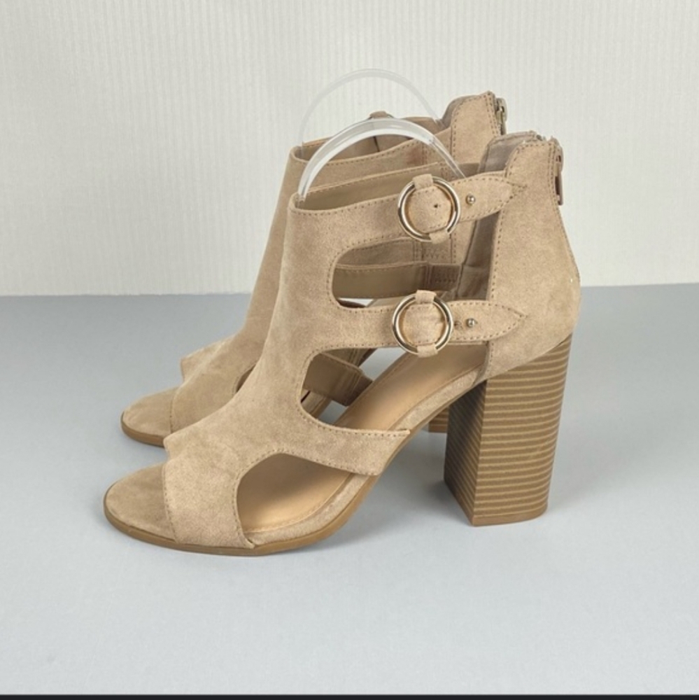 APT.9 Sandals Womens 8.5 M Block Heels Integrity Sand Gladiator High Tan Suede